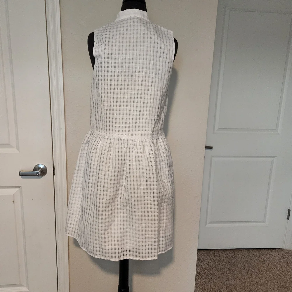 Tuckernuck White Textured Button-Down Top - Picture 3 of 12